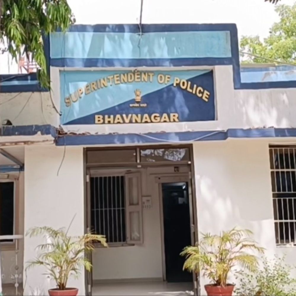 લઠ્ઠાકાંડ બાદ ભાવનગર પોલીસમાં મોટાપાયે ફેરબદલ:LCB-SOG સહિત 26 પોલીસકર્મીઓની આંતરિક બદલી, જુઓ સંપૂર્ણ લિસ્ટ