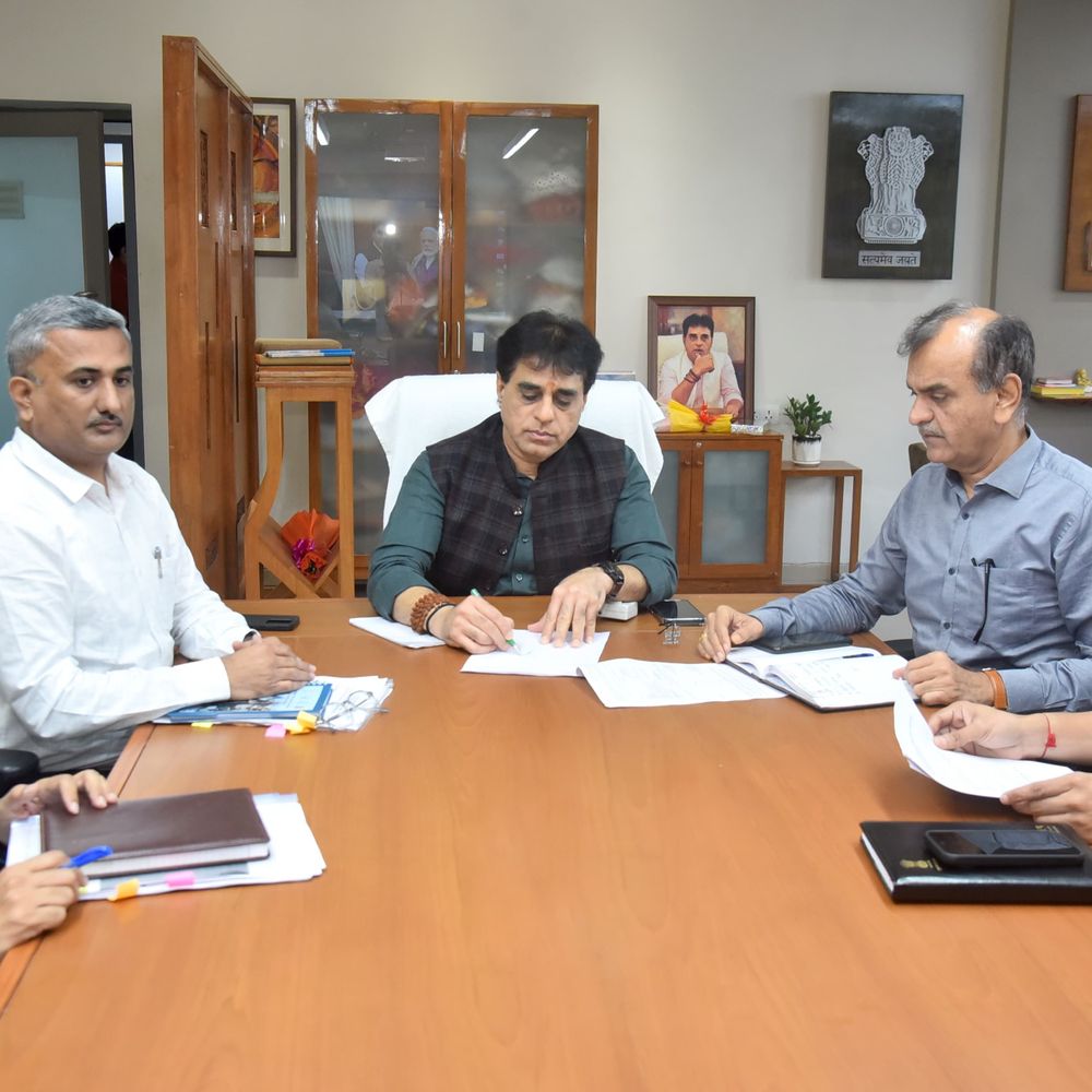 સરકારી હોસ્પિટલોમાં મોતિયાની સર્જરી થશે વધુ આધુનિક:₹8.85 કરોડના ખર્ચે 18 એડવાન્સ મશીન ખરીદાશે;અમદાવાદની MJ હોસ્પિટલને સૌથી વધુ 7 મશીન