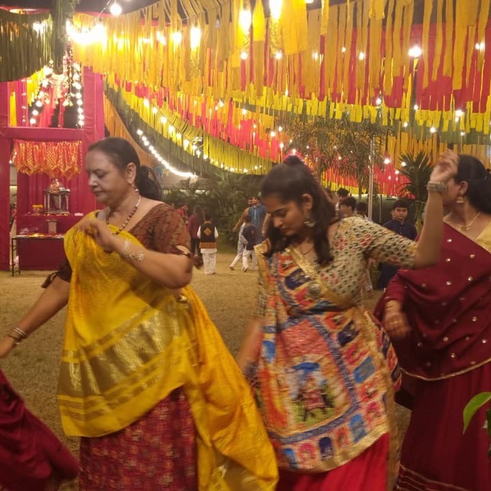 મારી સોસાયટી મારી નવરાત્રિ:કવિશા પેનોરમા સોસાયટીમાં નવરાત્રી ગરબાનું આયોજન, દક્ષિણ બોપલમાં મોટી સંખ્યામાં લોકોએ ઉત્સાહભેર ભાગ લીધો