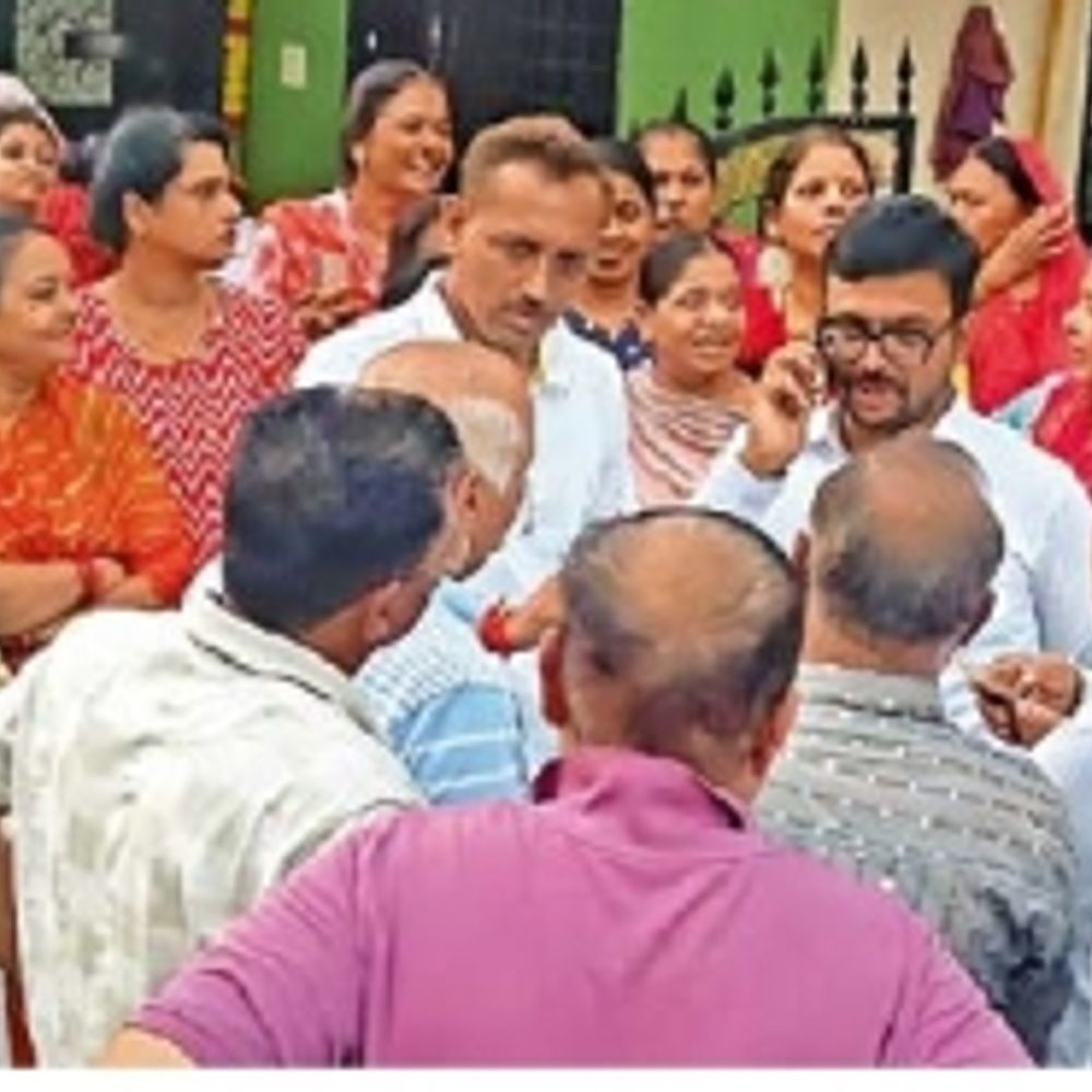 ખોડિયારનગર: 4 મહિનાથી પાણીના ધાંધિયા, મહિલાઓએ કાઉન્સિલર-અધિકારીનો ઘેરાવ કર્યો