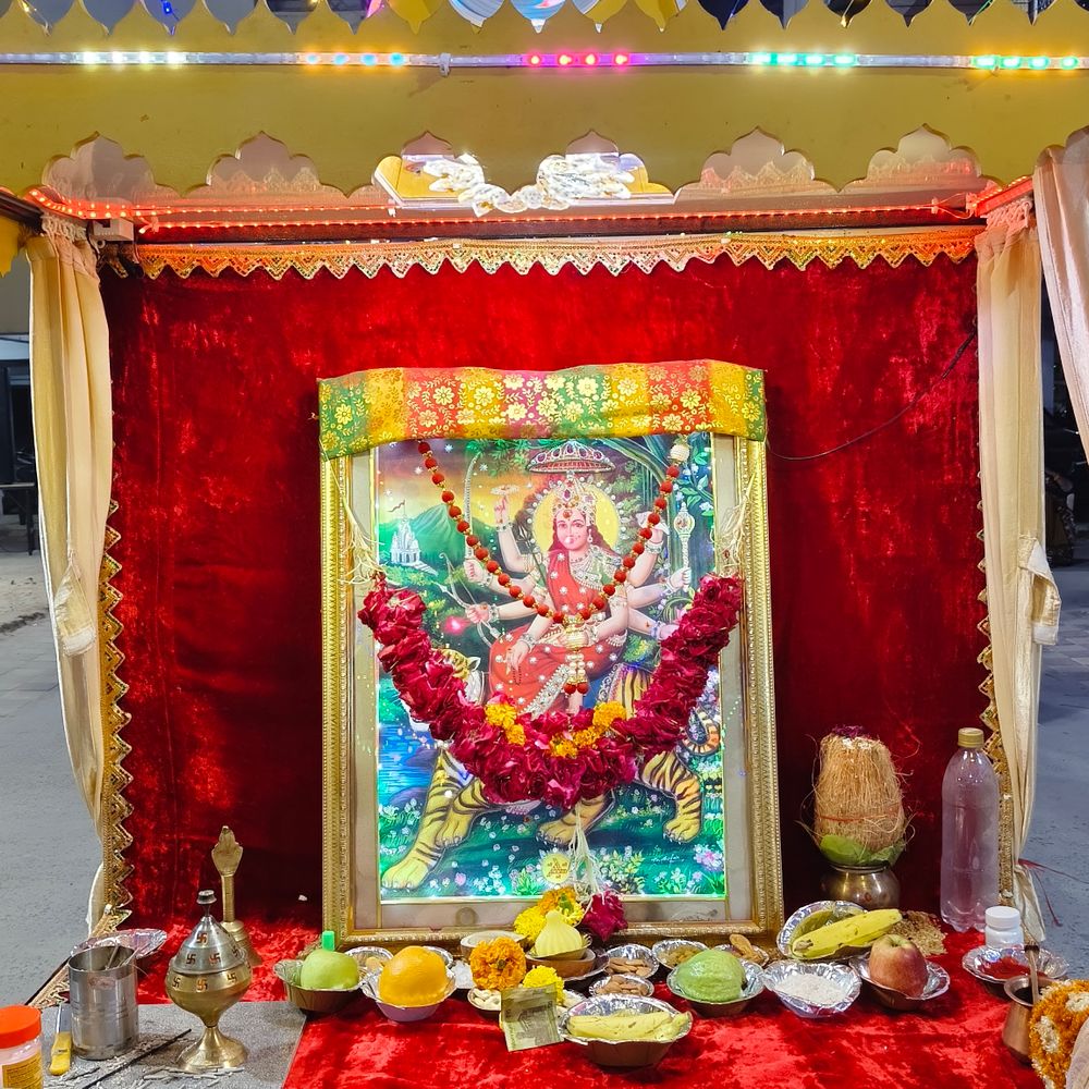 મારી સોસાયટી મારી નવરાત્રિ:ક્રિષ્ના રેસિડેન્સીમાં ચોથા નોરતે પ્રાચીન ગરબાનું આયોજન, નાના બાળકોથી વડીલો સુધી સૌ કોઈ માતાજીની ભક્તિમાં લીન થયા
