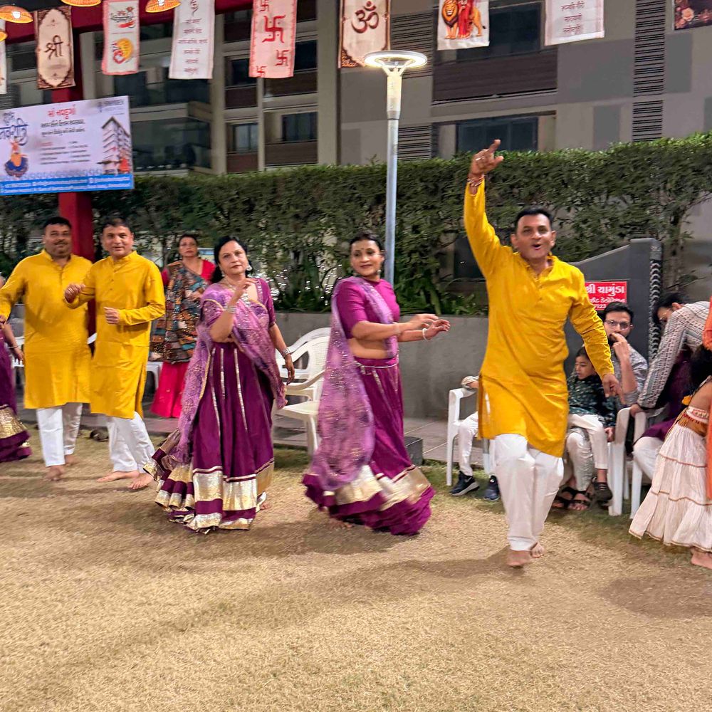 મારી સોસાયટી મારી નવરાત્રિ:અર્જુન સ્કાઇલાઇફ પરિવારે માતાજીના પાંચમા નોરતાની ધામધૂમથી ઉજવણી કરી