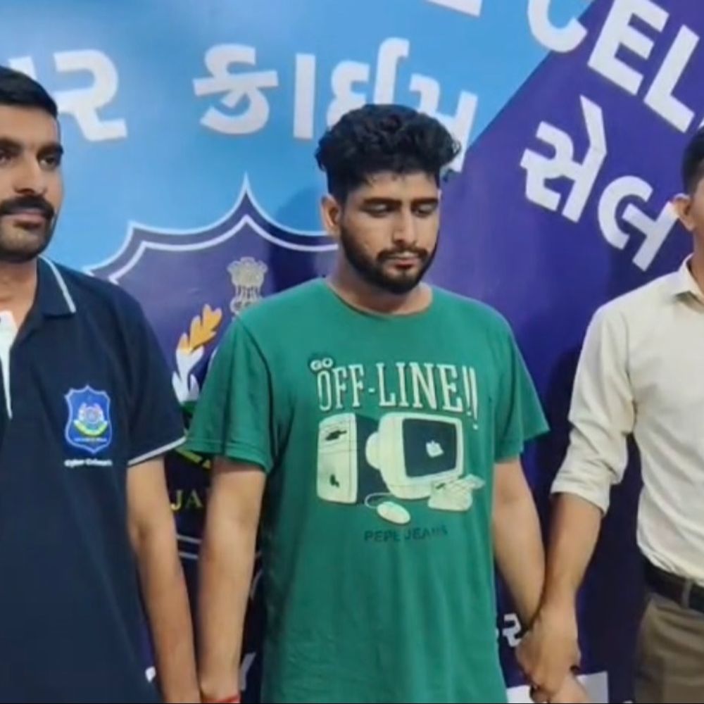 દુબઈ મોકલવાની લાલચ આપી બેંક ખાતાં ખરીદ્યાં:બોસ સ્કેમ આચરતી ગેંગનો પર્દાફાશ, ઝિપ ફાઇલથી ડિવાઇસ હેક કરી 40 લાખ પડાવનાર હરિયાણાનો નવીન જાટ ઝડપાયો