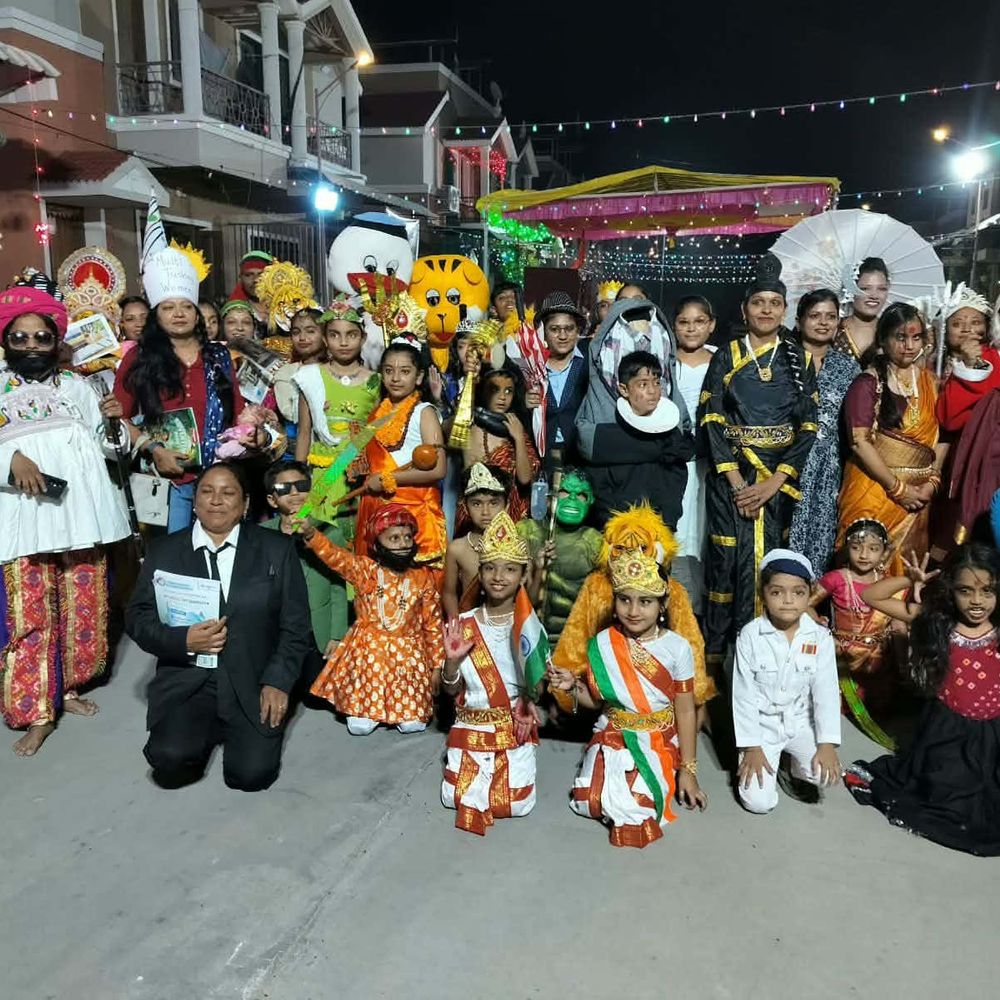 પાટણની સોપાન એલિગન્સ સોસાયટીમાં વેશભૂષા સ્પર્ધા યોજાઈ:નવરાત્રીના પાંચમા નોરતે બાળકો, મહિલાઓ અને પુરુષોએ ભાગ લીધો