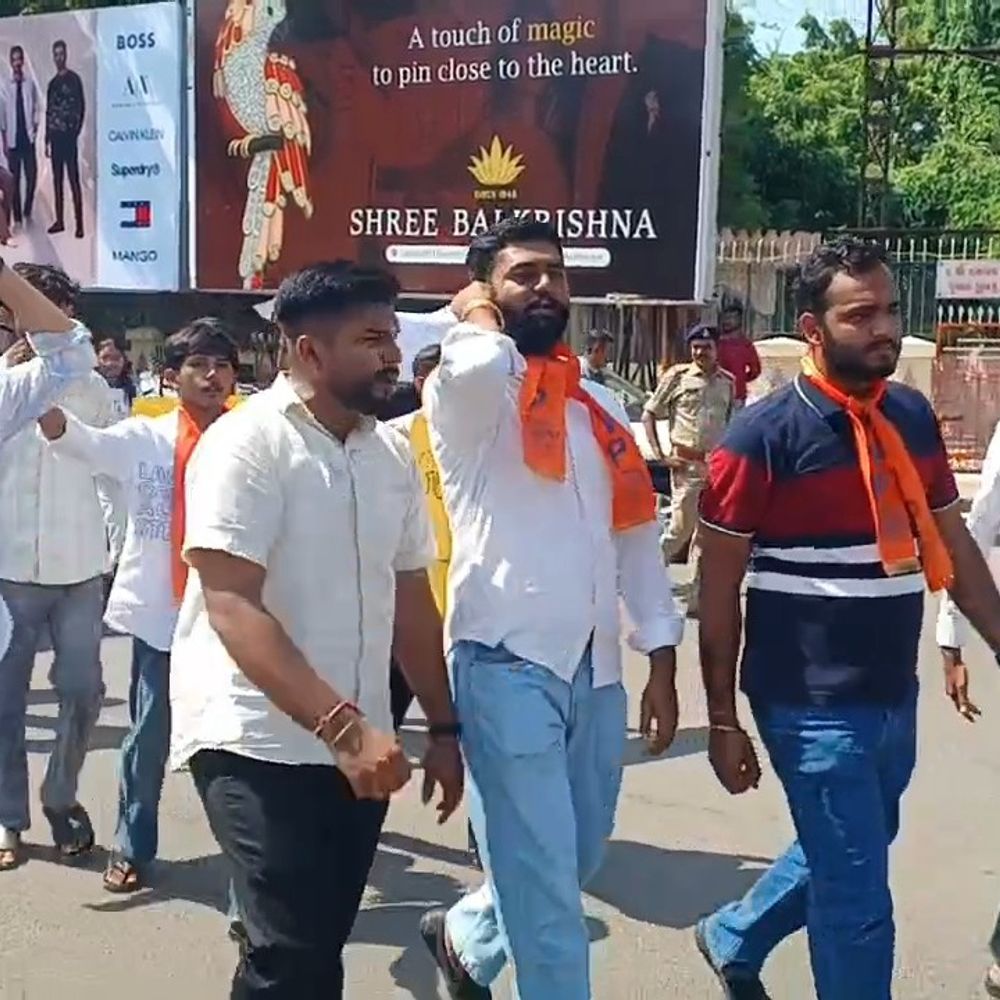 જામનગરમાં DKV સર્કલ ખાતે ABVPનું ઉગ્ર વિરોધ પ્રદર્શન:CJP અને કોંગ્રેસ સામે સૂત્રોચ્ચાર, પોલીસે કાર્યકરોની અટકાયત કરી