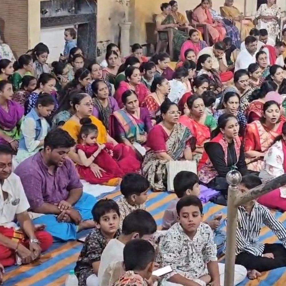 સોમનાથમાં એકસાથે 1,000 ભૂદેવોએ કર્યું અપરાધ ક્ષમાપન સ્તોત્રનું પઠન:પાંચમા નોરતે તીર્થ પુરોહિત સોમપુરા બ્રાહ્મણ સમાજનું વિશેષ ધાર્મિક આયોજન, રાસગરબા પણ યોજાયા