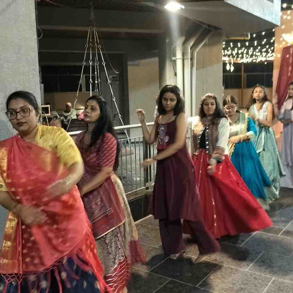 મારી સોસાયટી મારી નવરાત્રિ:એમ્પાયર સ્કાય પાર્કમાં છઠ્ઠા નોરતે ખેલૈયાઓએ ઉત્સાહભેર ગરબા રાસ લીધા