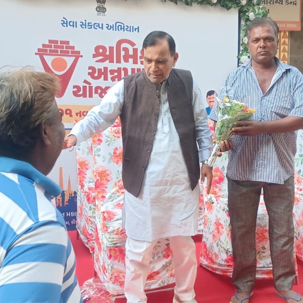 ગોધરામાં શ્રમિક અન્નપૂર્ણા યોજનાના કાર્યક્રમમાં MLA રાઉલજી ગુસ્સે:રિબન કાપ્યા વિના જ ચાલ્યા ગયા, બોલ્યા- એસી ચેમ્બરમાં બેઠેલા અધિકારીઓને જગાવીશું