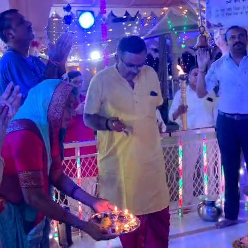 હિંમતનગરમાં રામેશ્વર મંદિરે 29 વર્ષથી નવરાત્રીનું આયોજન:પાંચમા નોરતે વિશ્વ હિંદુ પરિષદ દ્વારા 23 કન્યાઓનું પૂજન કરાયું