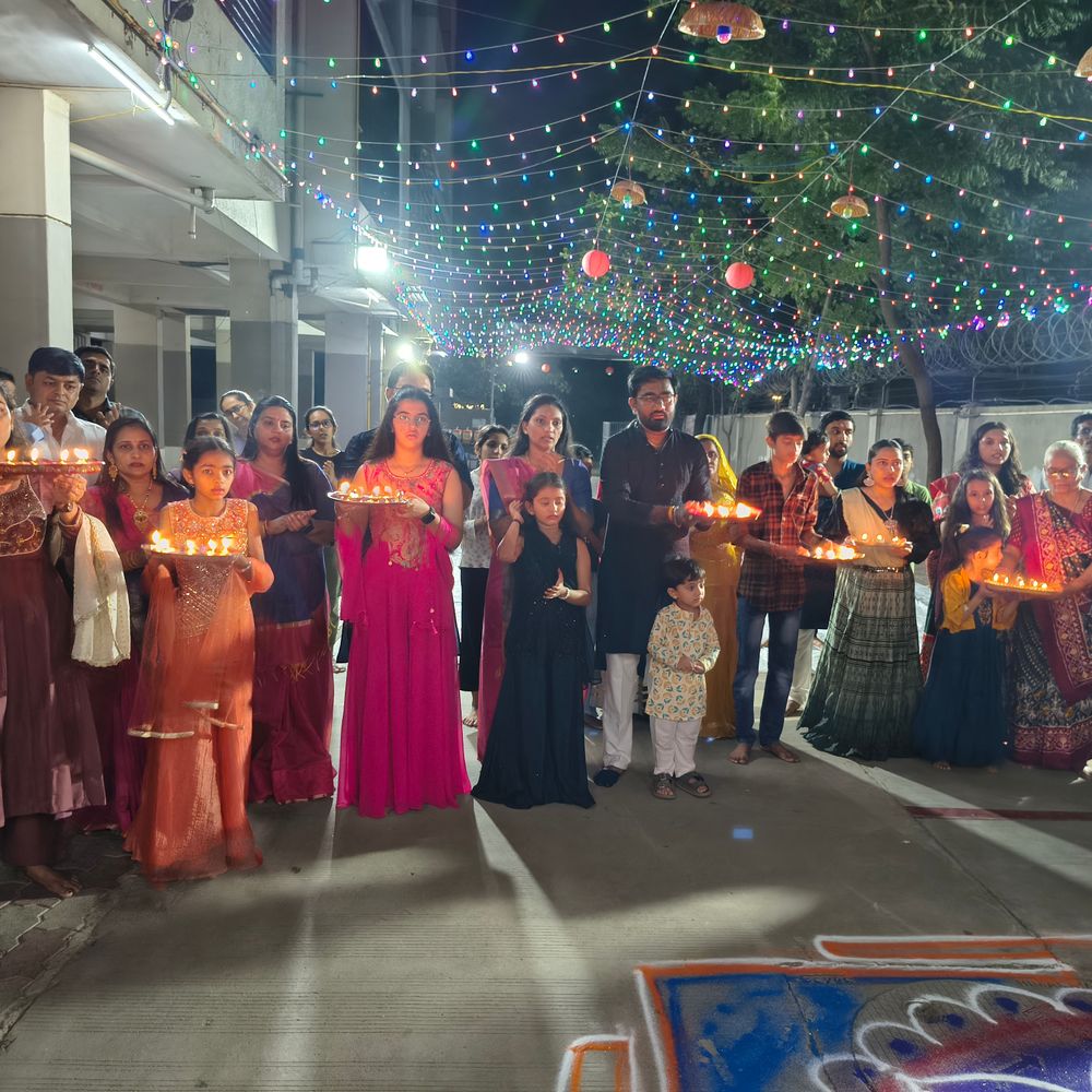 મારી સોસાયટી મારી નવરાત્રિ:સહજાનંદ હાર્મની સોસાયટીમાં ખેલૈયાઓએ ગરબાની મોજ માણી, પાંચમના દિવસે ભક્તિ અને આનંદભર્યા માહોલમાં ઉજવણી કરાઈ
