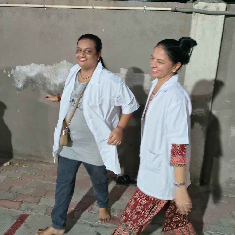 મારી સોસાયટી મારી નવરાત્રિ:સહજાનંદ હાર્મોનીમાં છઠના દિવસે માતાજીના ગરબાનું આયોજન, દર વર્ષની જેમ વેશભૂષામાં ભાવિક ભક્તોએ ઉત્સાહભેર ભાગ લીધો, સભ્યો ખુશ જણાયા