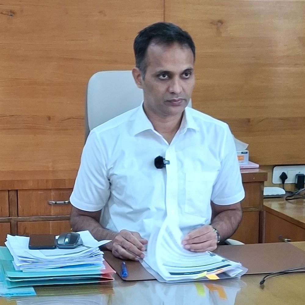 મતદાર યાદી સુધારણા ઝુંબેશ: 1500થી વધુ મતદાનમથક પર BLO હાજર:વલસાડમાં નામ ઉમેરવા અને કમી કરવા માટે કામગીરી કરાશે