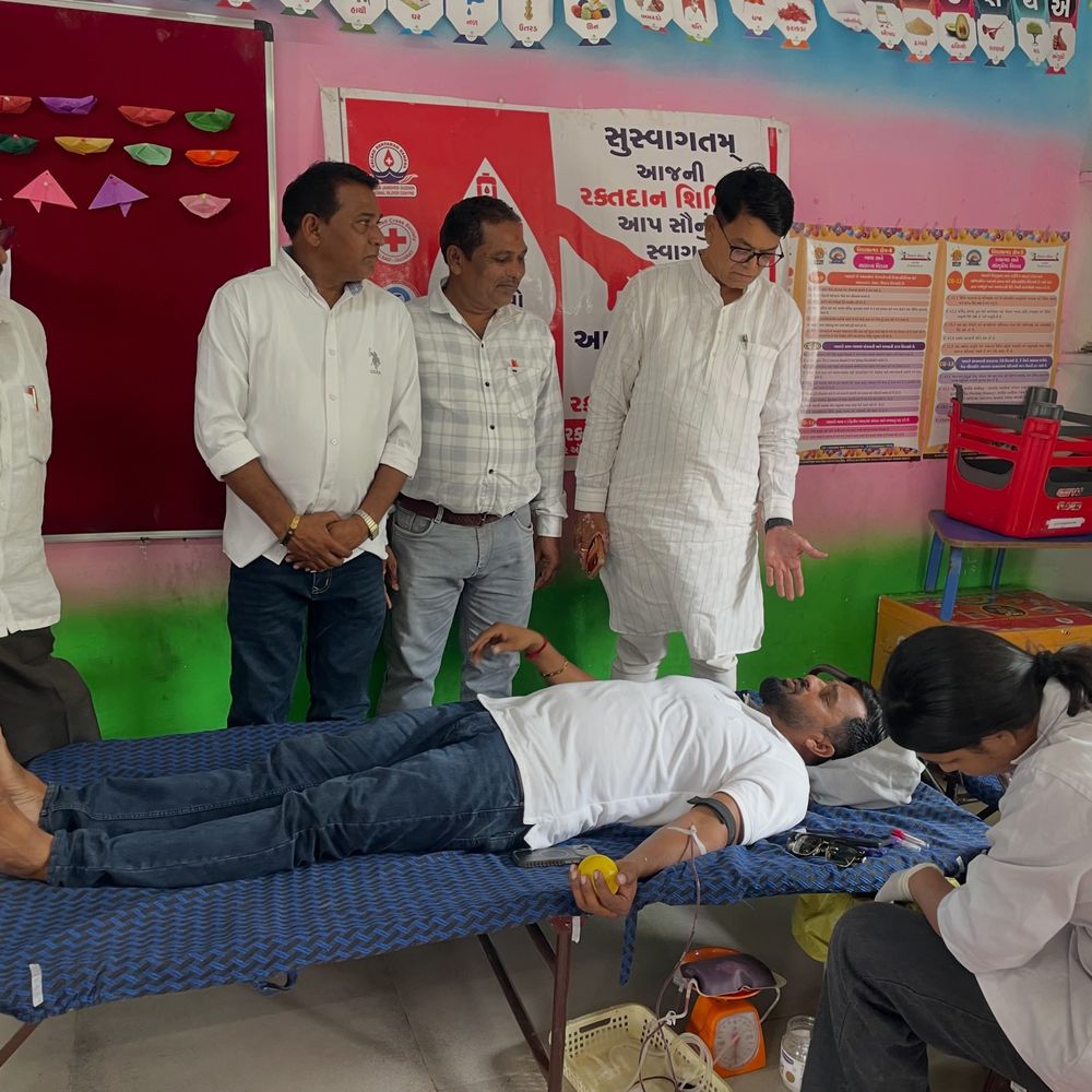 દાંતી ગામે ‘સેવા સંકલ્પ અભિયાન’ અંતર્ગત રક્તદાન શિબિર યોજાઈ:જરૂરિયાતમંદ દર્દીઓને નવજીવન આપવા સેવાભાવી લોકો આગળ આવ્યા