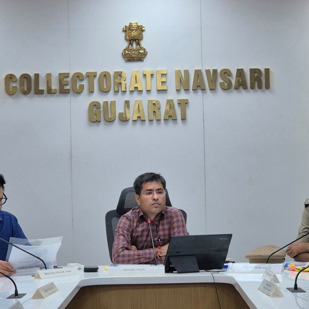 કલેક્ટર મનીષ ગુરવાનીએ પુરવઠા અને પોષણ યોજનાની સમીક્ષા કરી:રેશનકાર્ડધારકોને ગુણવત્તાયુક્ત અનાજ મળે તે સુનિશ્ચિત કરવા કડક સૂચનાઓ આપી