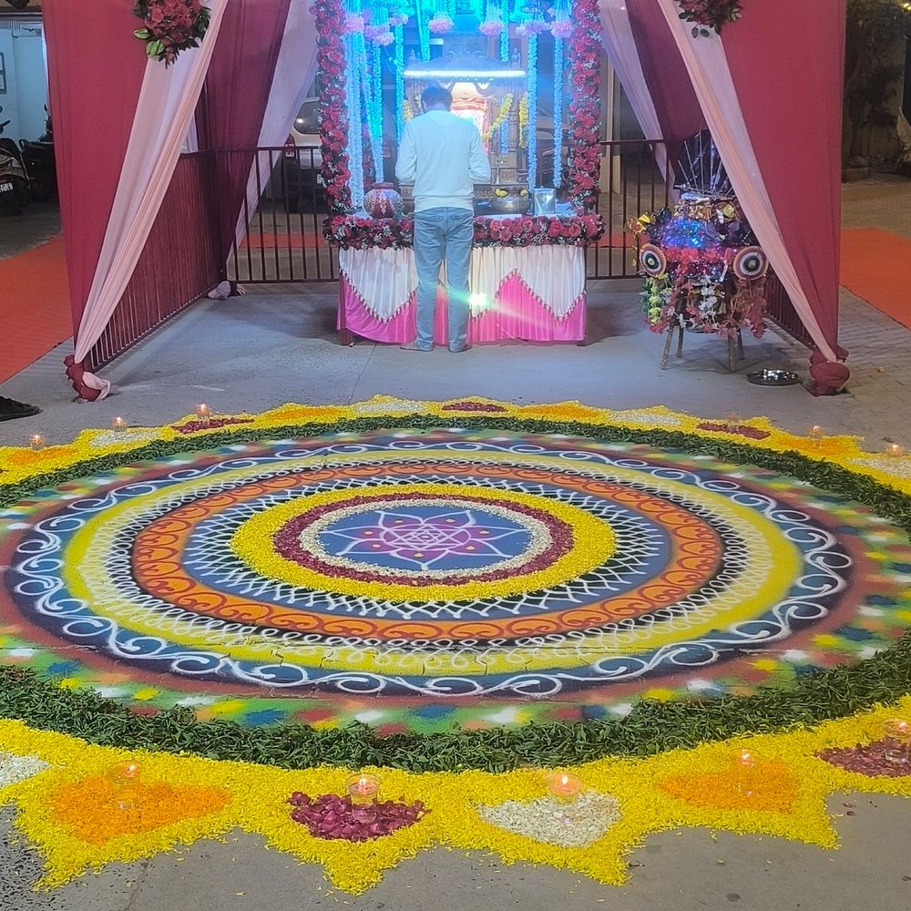 મારી સોસાયટી મારી નવરાત્રિ:અમદાવાદના કૃષ્ણમ સ્ટેટ્સમાં વેશભૂષા કાર્યક્રમ યોજાયો, નવરાત્રીના છઠ્ઠા નોરતે સોસાયટીના બાળકો અને સભ્યોએ ઉત્સાહપૂર્વક ભાગ લીધો