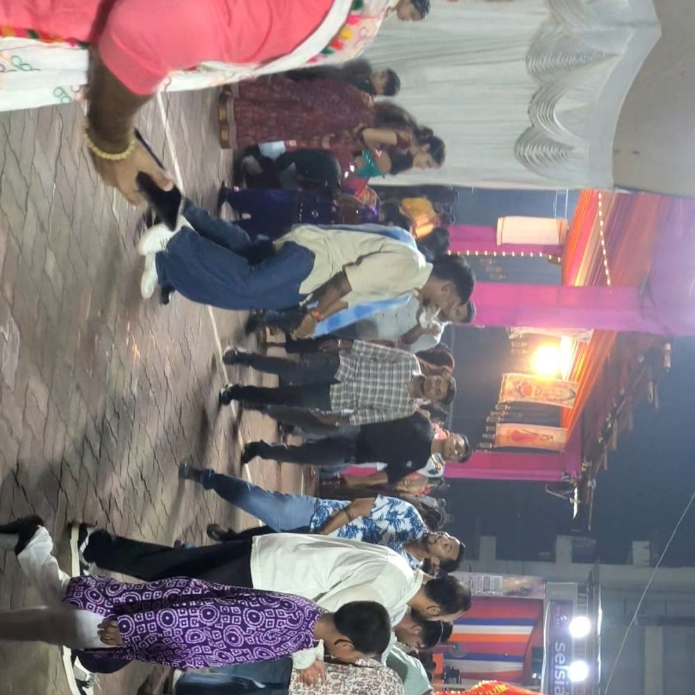મારી સોસાયટી મારી નવરાત્રિ:વલસાડના સરદાર હાઈટ્સમાં નવરાત્રીની ધૂમ, સાતમા નોરતે મા કાળરાત્રિની આરતી સાથે ખેલૈયાઓએ ગરબાની રમઝટ બોલાવી