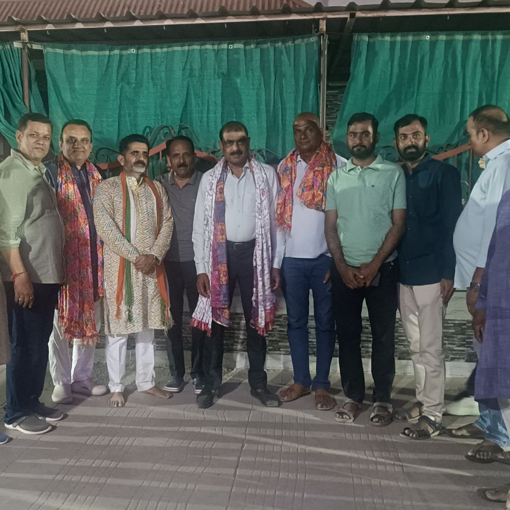 પાટણન રાજવંશી સોસાયટીમાં 'મારી દીકરી મારી નજરે' થીમ ગરબા યોજાયા:ધારાસભ્ય કિરીટભાઈ પટેલે મા અંબાના દર્શન કરી ખેલૈયાઓ સાથે ગરબે ઘૂમ્યા