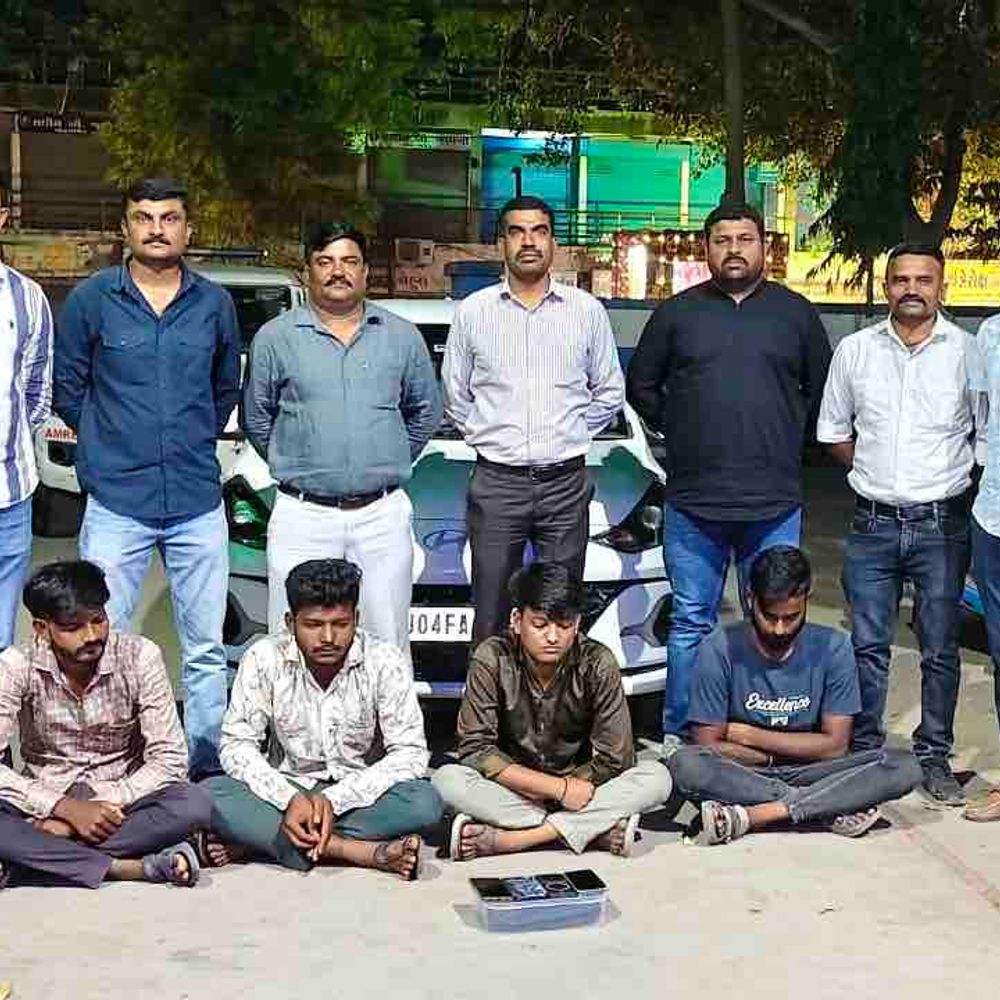 બાબરામાં અનડીટેક્ટ ચોરીનો ભેદ ઉકેલાયો, 4 ઝડપાયા:6.05 લાખનો મુદ્દામાલ કબજે, 85,600 રોકડા મળ્યા