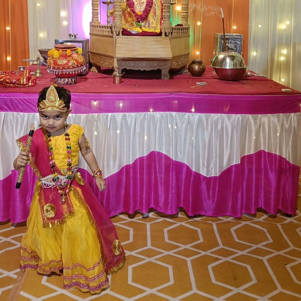 મારી સોસાયટી મારી નવરાત્રિ:પ્રતિષ્ઠા-72 સોસાયટીમાં નવરાત્રીના સાતમા દિવસે વેશભૂષા કાર્યક્રમ, બાળકો અને સભ્યોએ ધાર્મિક-સાંસ્કૃતિક વેશભૂષામાં લીધો ઉત્સાહભેર ભાગ