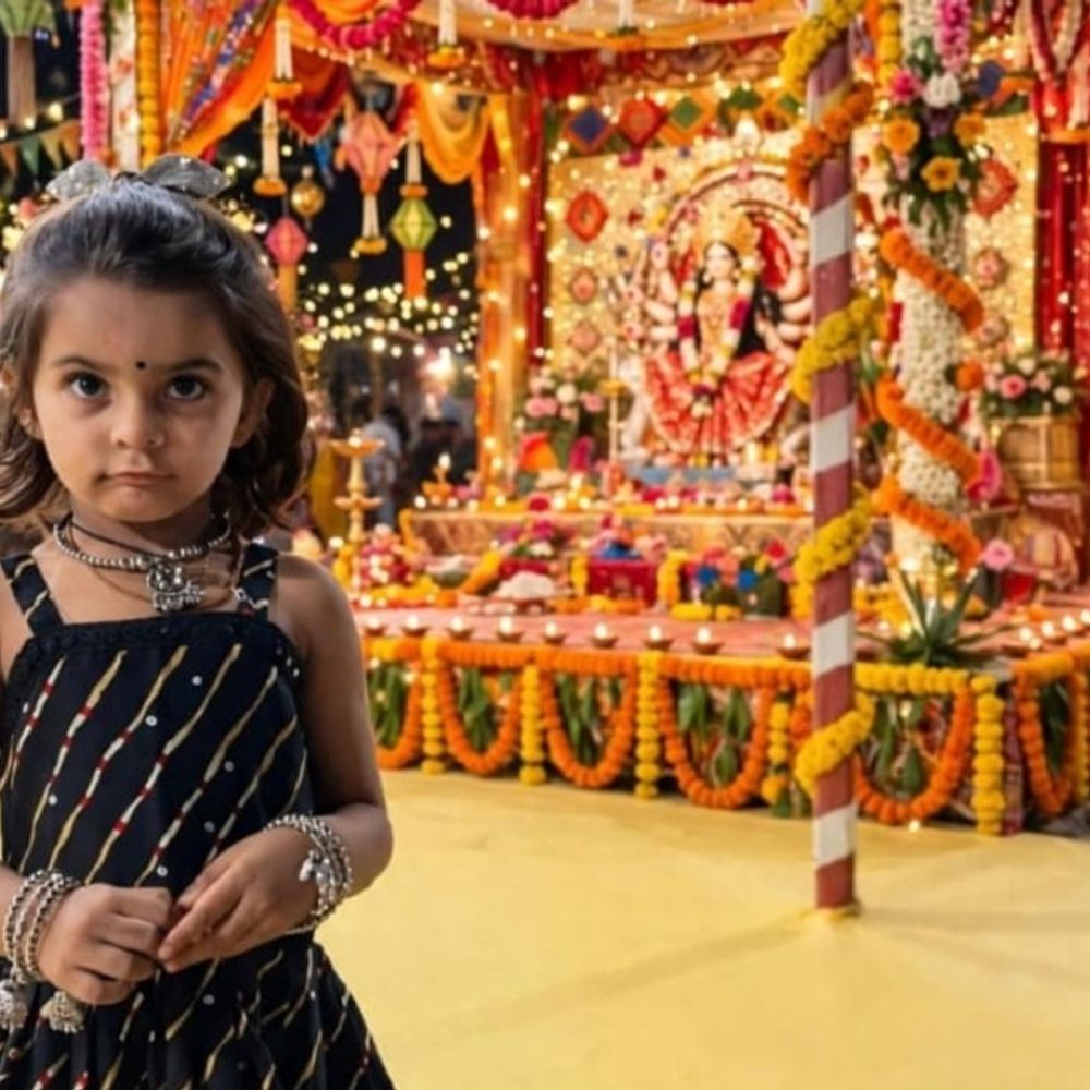 મારી સોસાયટી મારી નવરાત્રિ:ખોરાસા ગીર માં ચકલા ગ્રુપ ની બાળાઓ નો રાસ, જય અંબે ગરબી મંડળ દ્વારા ગામ સમસ્ત ગરબી નું આયોજન