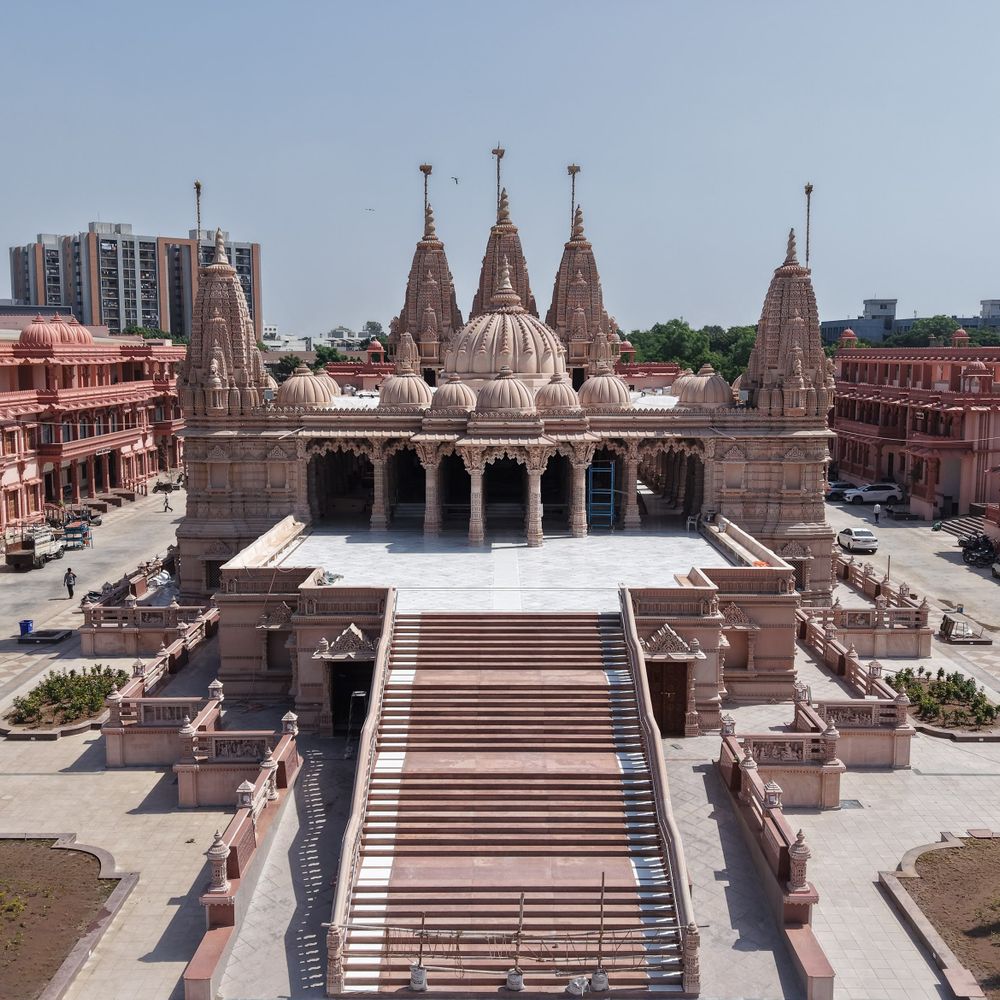 મહંતસ્વામી મહારાજ 20 ઓક્ટોબરે મોરબી આવશે:BAPS મંદિર પ્રાણપ્રતિષ્ઠામાં 16 દિવસ રોકાઈ ભક્તોને દર્શન-આશીર્વાદ આપશે