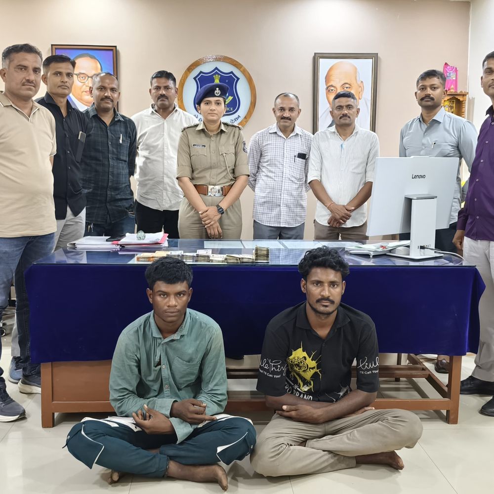 દોલતપરામાં તાળું તોડી 3 લાખની ચોરી કરનાર ઝપાટામાં:​જુનાગઢમાં બંધ મકાનનું તાળું તોડી 3 લાખ રોકડા ચોરનારા બે તસ્કરો ગણતરીના દિવસોમાં ઝડપાયા: પોલીસે પૂરેપૂરી રકમ કબ્જે કરી..