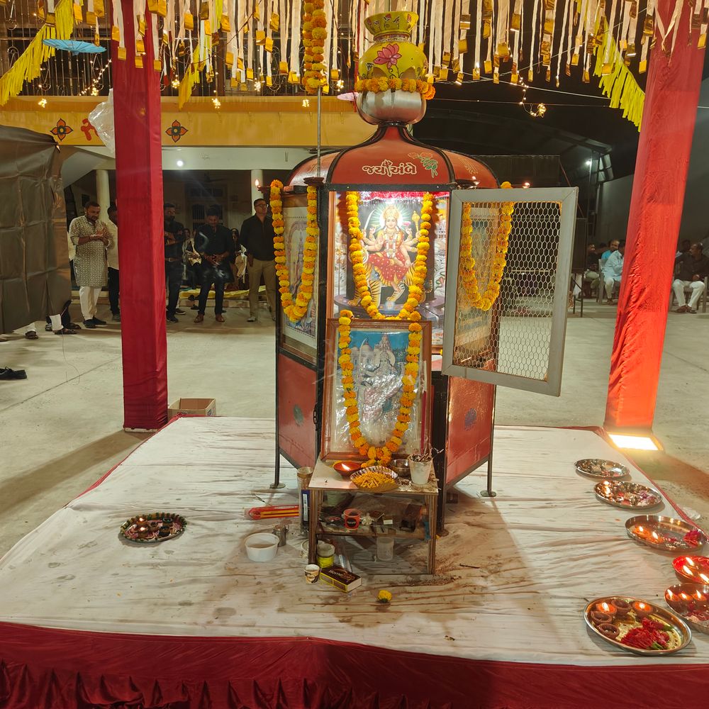 અરવલ્લીમાં આંતરરાષ્ટ્રીય હિન્દુ પરિષદ દ્વારા શસ્ત્ર-કન્યા પૂજન:મા અંબાના ચાચર ચોકમાં નવરાત્રીના આઠમે ભવ્ય કાર્યક્રમ યોજાયો