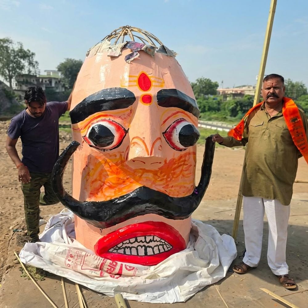 રાજસ્થાનના ભરતની ટીમ દ્વારા પૂતળાનું નિર્માણ‎:હિંમતનગર શહેરમાં  35 ફૂટના રાવણના પૂતળાનું દહન કરાશે