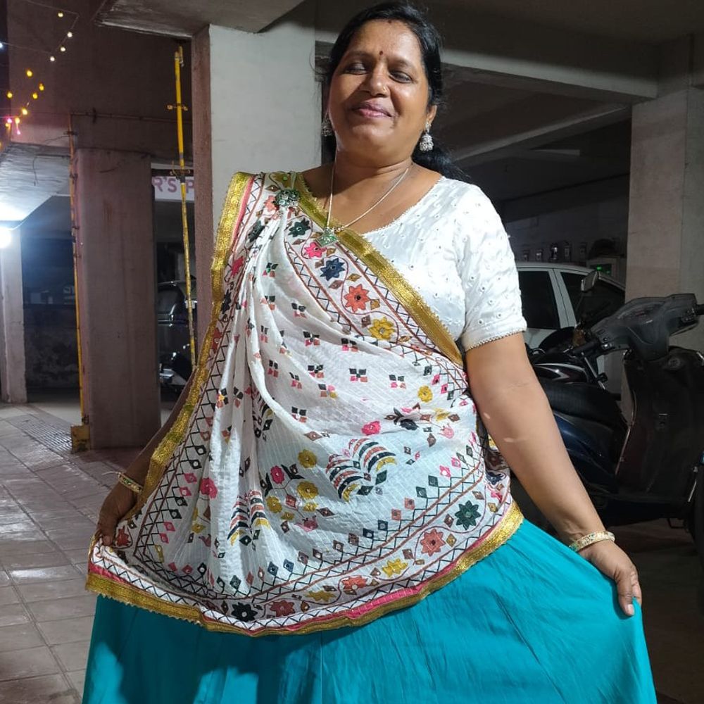 મારી સોસાયટી મારી નવરાત્રિ:ન્યૂ મણીનગર શ્રી નંદ સિટી-6માં આઠમા નોરતે ગરબાની રમઝટ, બાળકોથી વડીલો સુધી સૌએ રાસ અને ત્રણ તાળી સાથે ઉત્સાહભેર ઉજવણી કરી