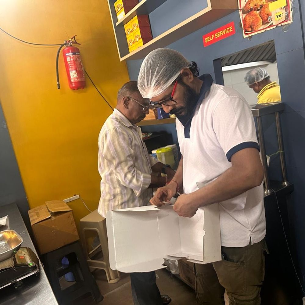 વલસાડમાં દશેરા પહેલાં ફૂડ વિભાગે 36 નમૂના એકત્ર કર્યા:ફાફડા-જલેબી અને ચટણીના સેમ્પલ લેબોરેટરીમાં મોકલાયા; તહેવારોમાં ગુણવત્તા જાળવવા વેપારીઓને કડક સૂચના અપાઈ