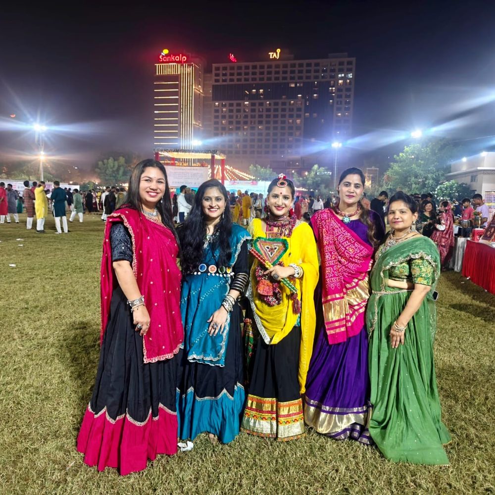 મારી સોસાયટી મારી નવરાત્રિ:અમદાવાદમાં વેસ્ટર્ન મહેશ્વરી સમાજે નવરાત્રી ગરબાનું આયોજન કર્યું, તાજ હોટેલ પાર્ટી પ્લોટ ખાતે ખેલૈયાઓએ ઉત્સાહભેર ભાગ લીધો, ઇનામ પણ અપાયા
