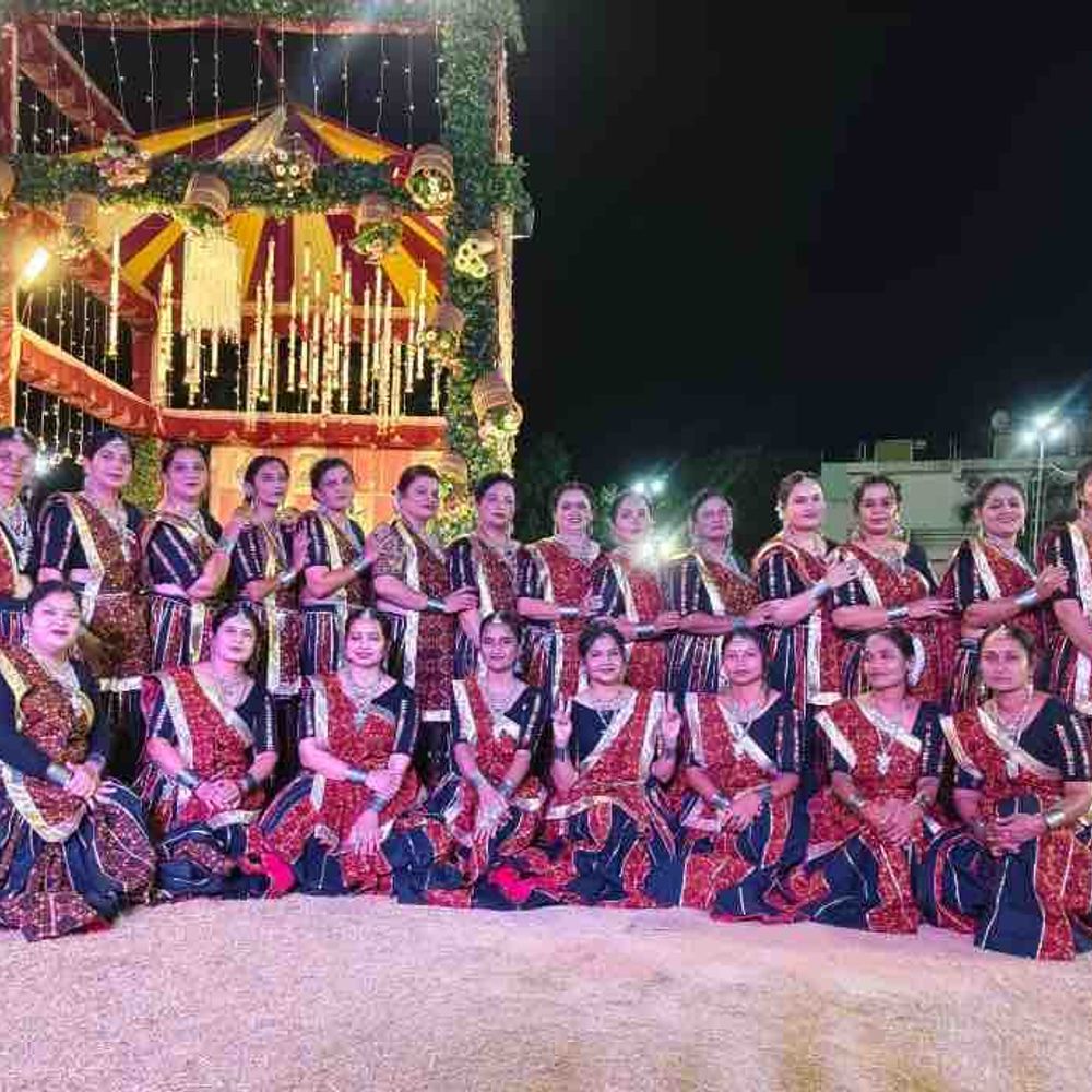 પાલનપુરમાં મહેશ્વરી સમાજની નવરાત્રીમાં આ વર્ષે બે નવી પહેલ:પ્રાચીન ગરબાની પરંપરા સાથે ડિસ્પોઝેબલ મુક્ત નવરાત્રિનું આયોજન, સ્ટીલનાં વાસણોના ઉપયોગથી પર્યાવરણ સંરક્ષણનો સંદેશ અપાયો