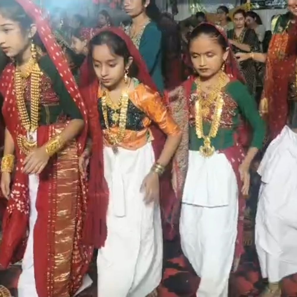 ભાસ્કર વિશેષ‎:બગવદરના રાસોત્સવમાં મહેર પરંપરા સાથે કોમી એકતાનો રંગ : મુસ્લિમ યુવાન 9 દિવસ રાસોત્સવનું સંચાલન કરે છે