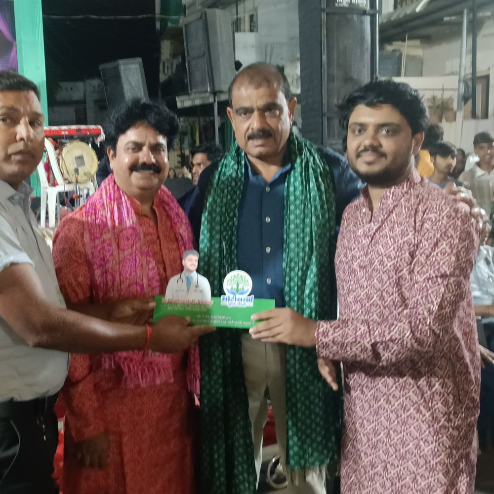 પાટણના મોટીસરાયમાં નવરાત્રી મહોત્સવમાં તેજસ્વી વિદ્યાર્થીઓનું સન્માન કરાયું:સરકારી નોકરી મેળવનાર કર્મચારીઓ અને ડોક્ટરોનું પણ અભિવાદન કરાયું