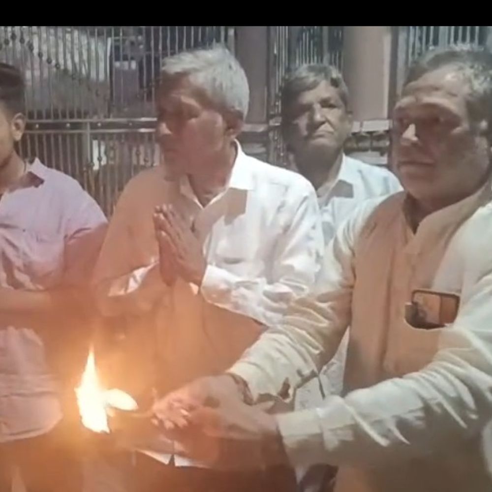 પાટણમાં આઠ બાઈ માતાજીના ધામમાં 250 વર્ષ જૂની પલ્લી યોજાઈ:મહિલાઓએ માથે અગ્નિ પ્રગટાવી સુખ-સમૃદ્ધિ માટે પ્રાર્થના કરી, ભક્તો ઉમટ્યા