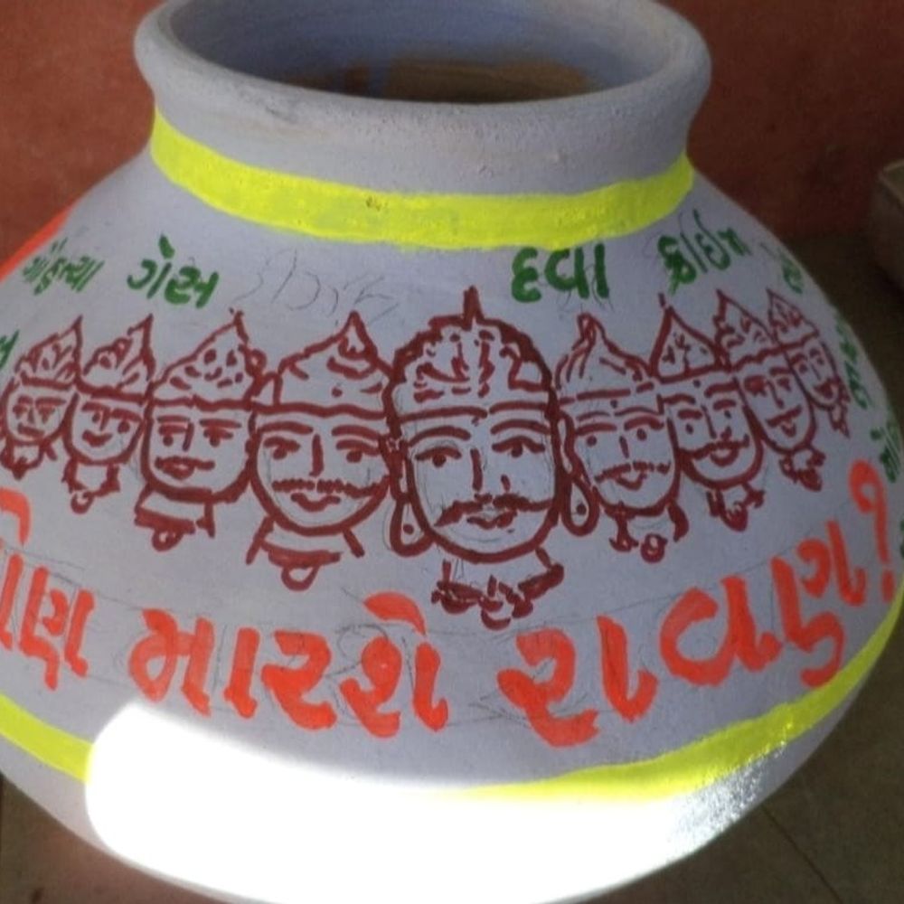 જોરાવનગરની 14 વર્ષની દીકરીએ મોંઘવારીના રાવણ પર ગરબો બનાવ્યો:દશેરાના પર્વે સરકારને પૂછ્યું, વધતી મોંઘવારીનું દહન ક્યારે થશે