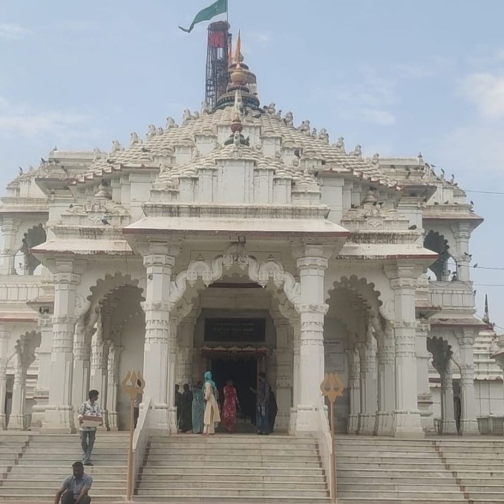 ભાસ્કર વિશેષ‎:બગવદરનું દિવ્ય સૂર્ય-રન્નાદે અને નવગ્રહ મંદિર: ભારતભરમાં અનોખું આસ્થા ધામ