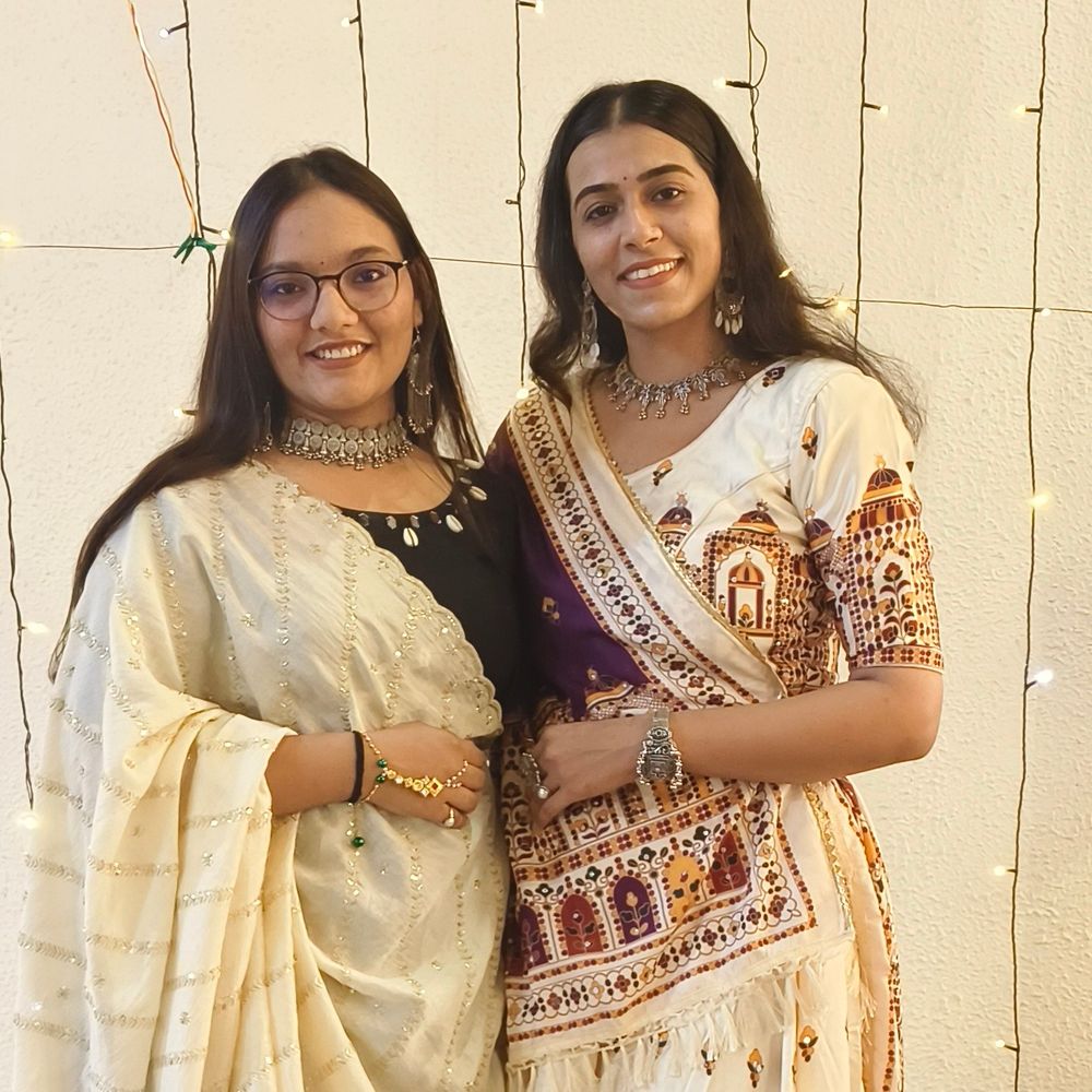 મારી સોસાયટી મારી નવરાત્રિ:બાલાજી રેસીડેન્સીમાં નવરાત્રીના નવમા દિવસે આરતી, પંકજભાઈ પટેલ પરિવારે મા જગદંબાની આરતી ઉતારી, ભક્તિમય માહોલ છવાયો