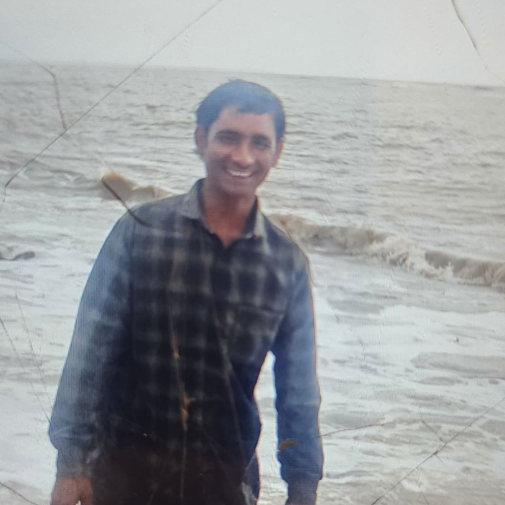 દાદરામાં પાંચમા માળેથી પટકાતાં 36 વર્ષીય કામદારનું મોત:ગોકુલ ધામ સોસાયટીમાં બની રહેલી ઇમારતમાં દુર્ઘટના, સુરક્ષા પર સવાલ