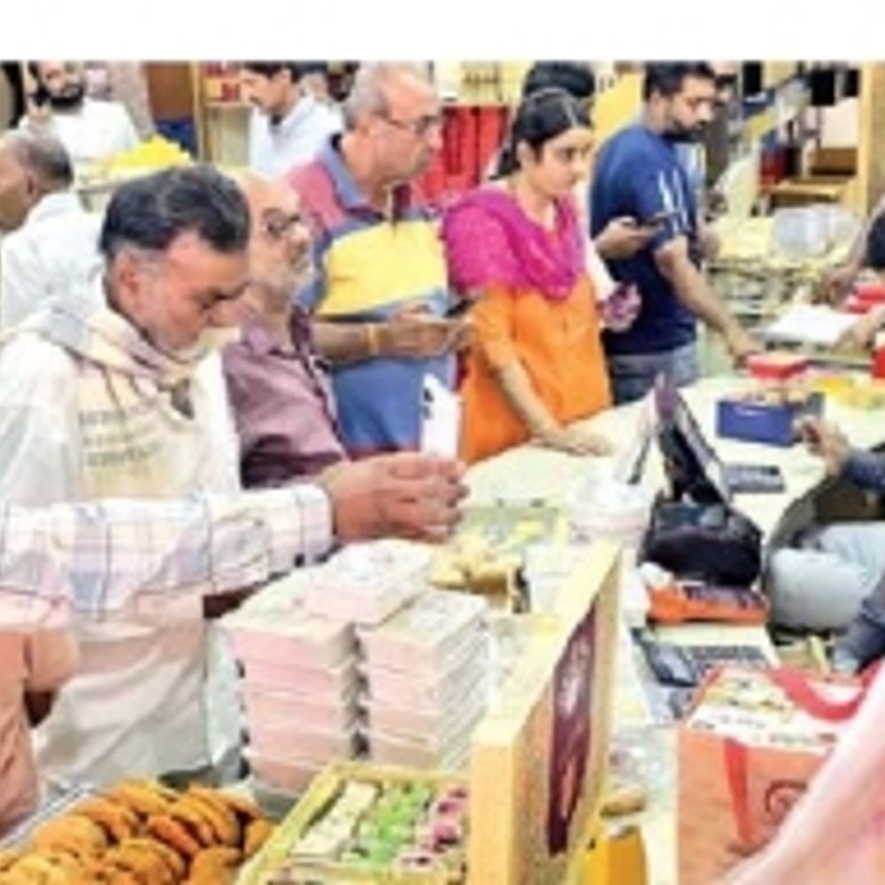 સિટી એન્કર:રાજકોટમાં દશેરાએ એક જ દિવસમાં રૂપિયા 3.50 કરોડના 50 હજાર કિલો જલેબી અને ફાફડા ચટાકાભેર ખવાયા