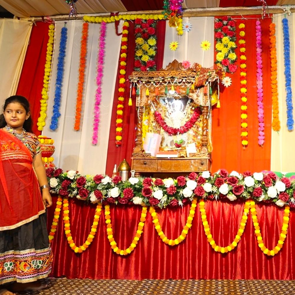 મારી સોસાયટી મારી નવરાત્રિ:પવિત્ર કુંજ સોસાયટીમાં નવરાત્રિ ગરબાની ઉજવણી, CTM અમરાઈવાડીમાં ભવ્ય વેશભૂષા સાથે ગરબાનું આયોજન