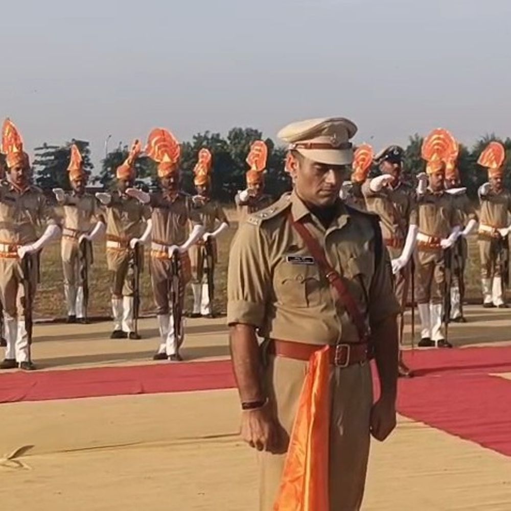 બોટાદમાં શહીદ પોલીસ જવાનોને શ્રદ્ધાંજલિ અપાઈ:પોલીસ હેડક્વાર્ટર ખાતે SP સહિત અધિકારીઓ હાજર રહ્યા