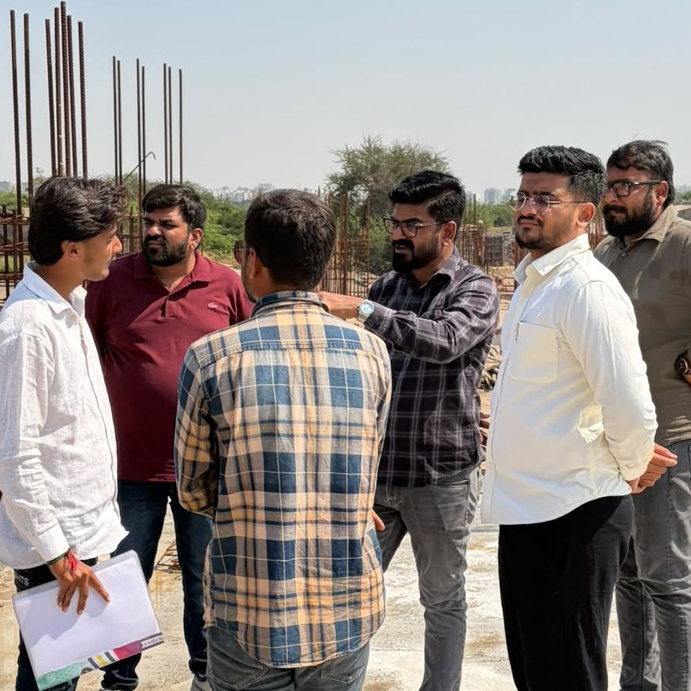 મેયરે મોરબીમાં વિકાસકામો, વેસ્ટ ઝોન કચેરી અને ફાયર સ્ટેશનની સમીક્ષા:વોર્ડ નં. 10 અને શકત શનાળા ખાતે બનનાર ફાયર સ્ટેશનના કામોનું નિરીક્ષણ કર્યું