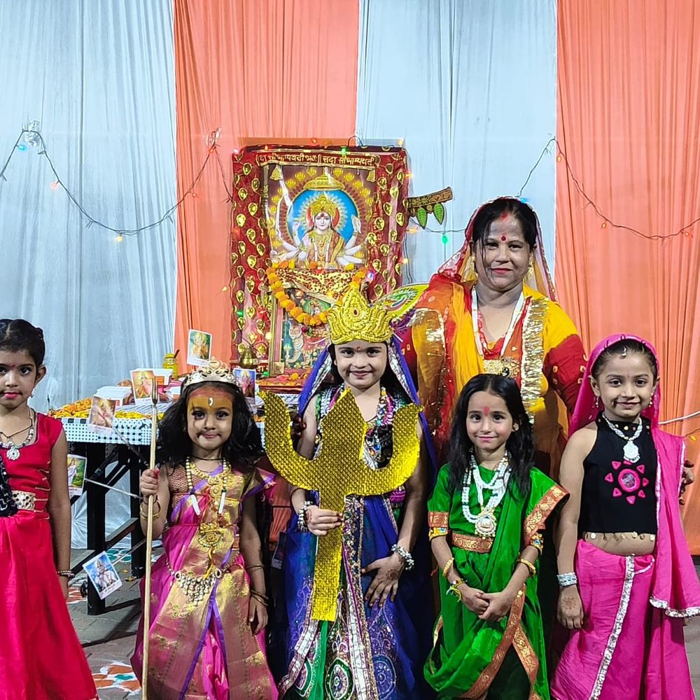 મારી સોસાયટી મારી નવરાત્રિ:બંધન સોસાયટીમાં નવરાત્રિની ભવ્ય ઉજવણી, અમદાવાદના ઘોડાસરમાં દરરોજ અલગ થીમ સાથે ઉત્સવ, ગરબા અને નાસ્તાની વ્યવસ્થા