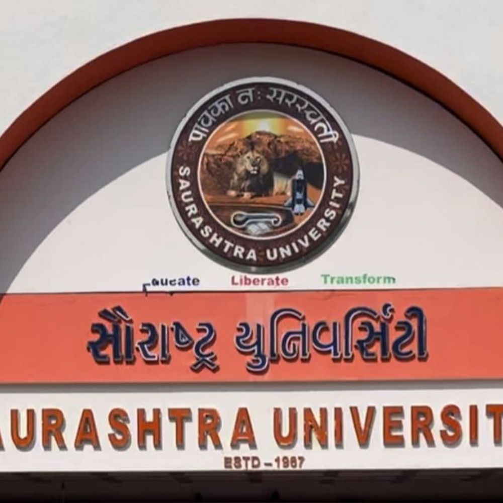 સૌરાષ્ટ્ર યુનિવર્સિટીનો વધુ એક છબરડો:બી.કોમ. સેમ-5માં કોર્પોરેટ એકાઉન્ટિંગ-1ના પેપરના 15 માર્કના દાખલામાં 2,000ના બદલે 20,000 લખાતા 10 હજાર વિદ્યાર્થીઓ પરેશાન