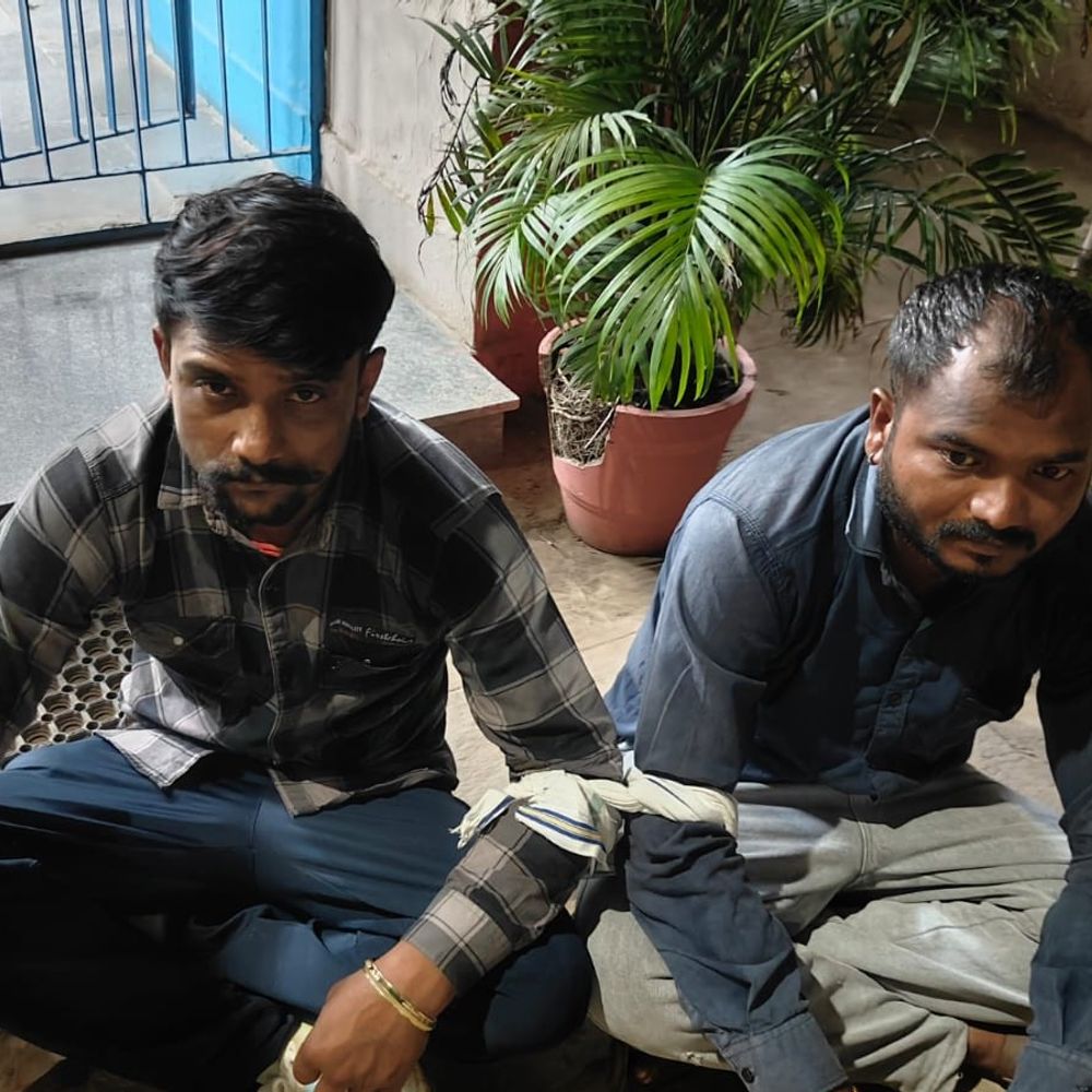 હિંમતનગરમાં 7.69 લાખનો વિદેશી દારૂ ઝડપાયો:કારમાંથી દારૂ-બીયરની 2,061 બોટલ કબજે, બે આરોપી ઝડપાયા, 6 વોન્ટેડ