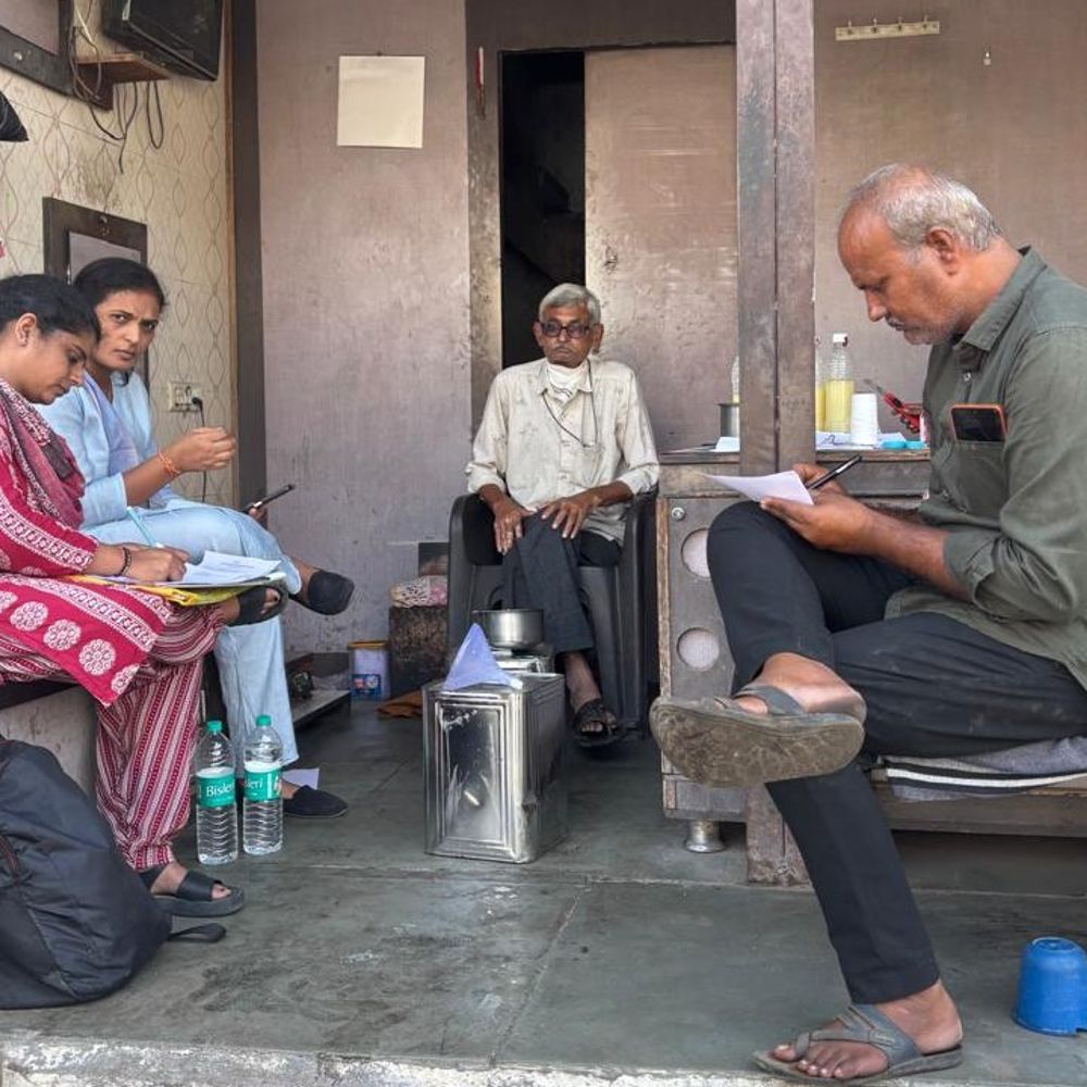 પાટણના ઘી બજારમાં FDCAના દરોડા:શંકાસ્પદ ઘી-વનસ્પતિના નમૂના લેવાયા, 9800 રૂપિયાનો જથ્થો જપ્ત; 3 પેઢીઓને અસ્વચ્છતા બદલ નોટિસ