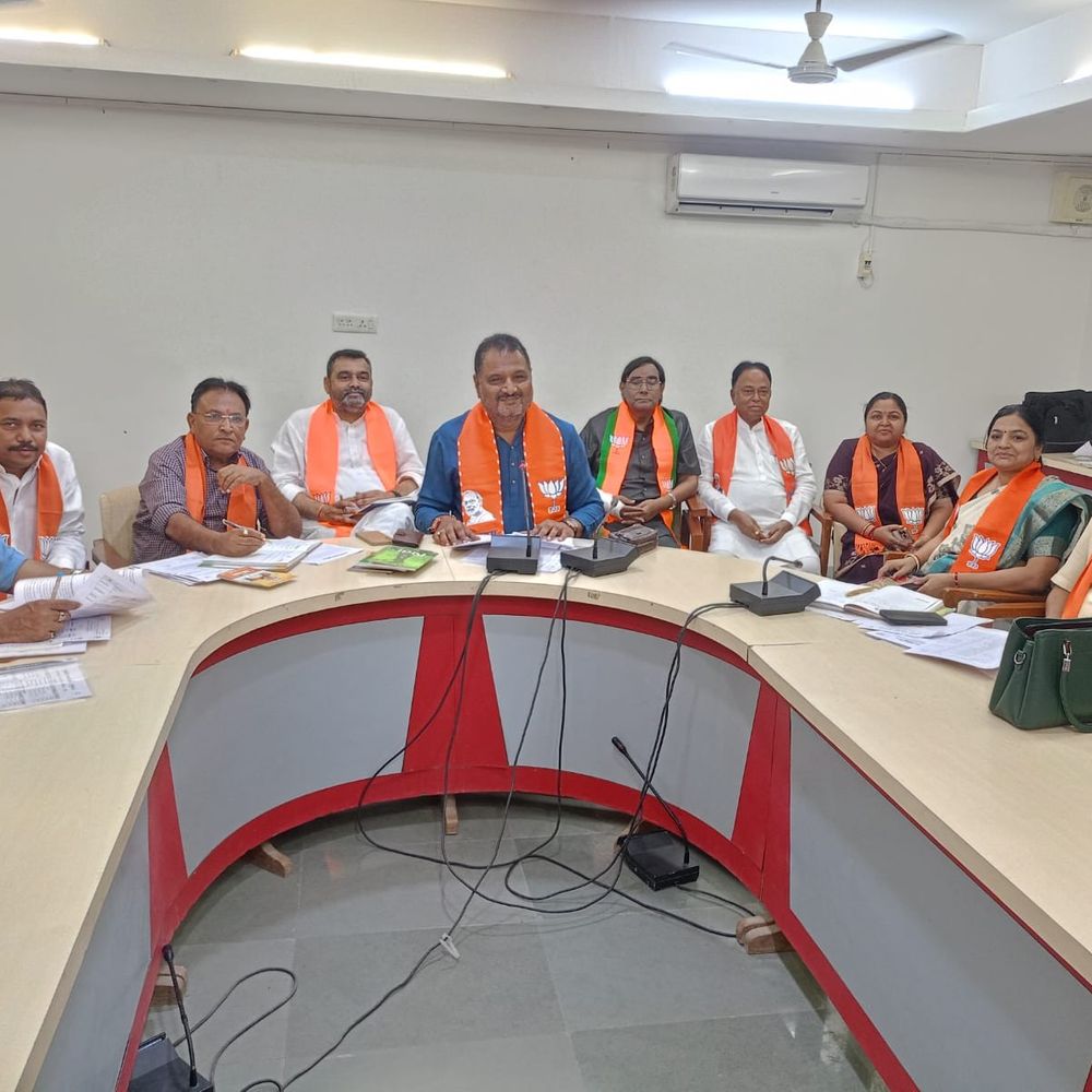 હિંમતનગરમાં ભાજપની 'લોકતંત્ર બચાવો' અભિયાન માટે બેઠક:26 ઓક્ટોબરે પદયાત્રા યોજાશે, રાષ્ટ્ર ચિંતન સંવાદની પણ ચર્ચા