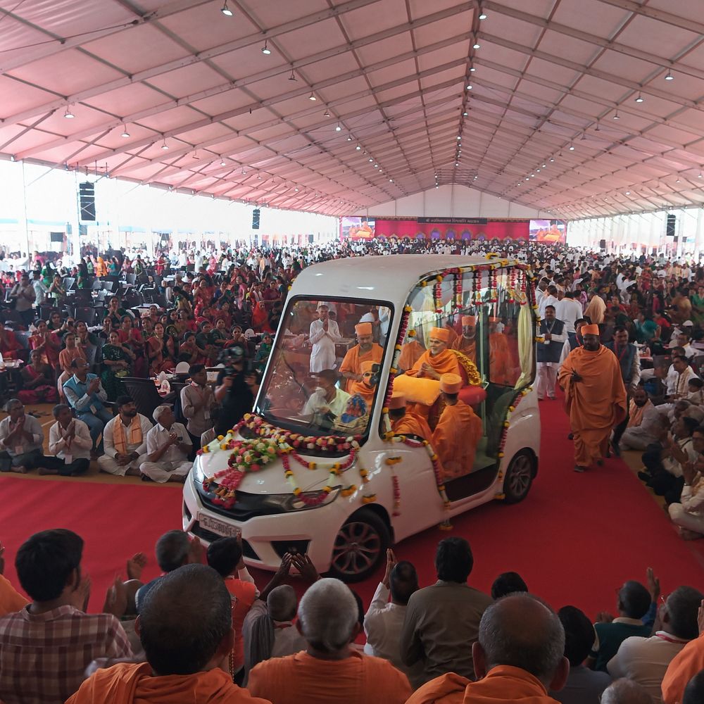 મોરબીના BAPS મંદિરે વિશ્વશાંતિ મહાયજ્ઞ યોજાયો:મહંતસ્વામી મહારાજે યજમાનો સહિત સૌને સુખી થવાના આશીર્વાદ આપ્યા