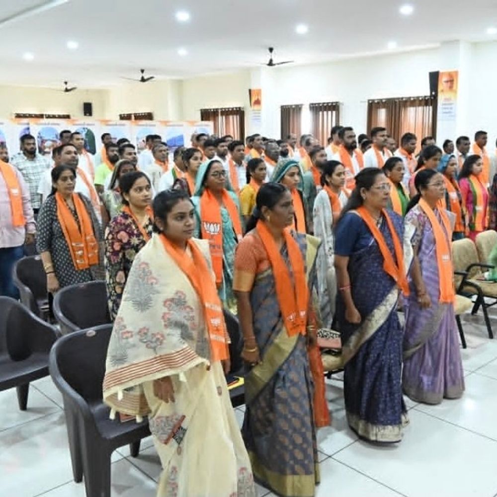 ગોધરામાં લોકતંત્ર બચાવો અભિયાનની પદયાત્રા માટે બેઠક:પદયાત્રાને સફળ બનાવવા માટે ચર્ચા-વિચારણા, ભીડતંત્ર હટાવો અભિયાન અંતર્ગત આયોજન